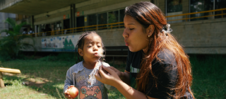 madre beneficiaria fundacion exito
